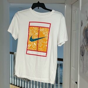 White Nike T-shirt dry fit small
